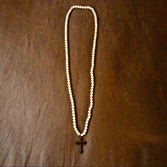 Beaded cross necklace - Picture 1 of 1
